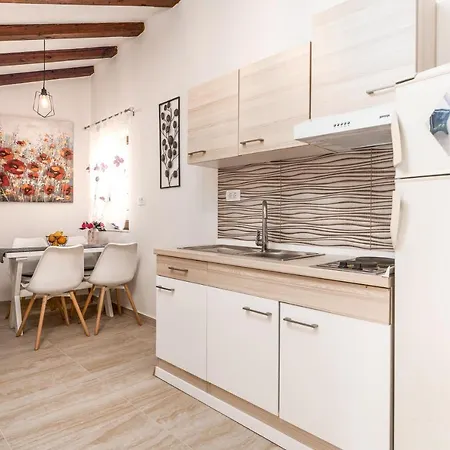 Relax In 2 Bedroom App In Old Town W/Ac And Wifi Rovinj Exterior photo