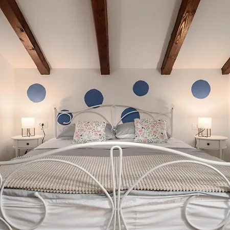 Relax In 2 Bedroom App In Old Town W/Ac And Wifi Rovinj Exterior photo
