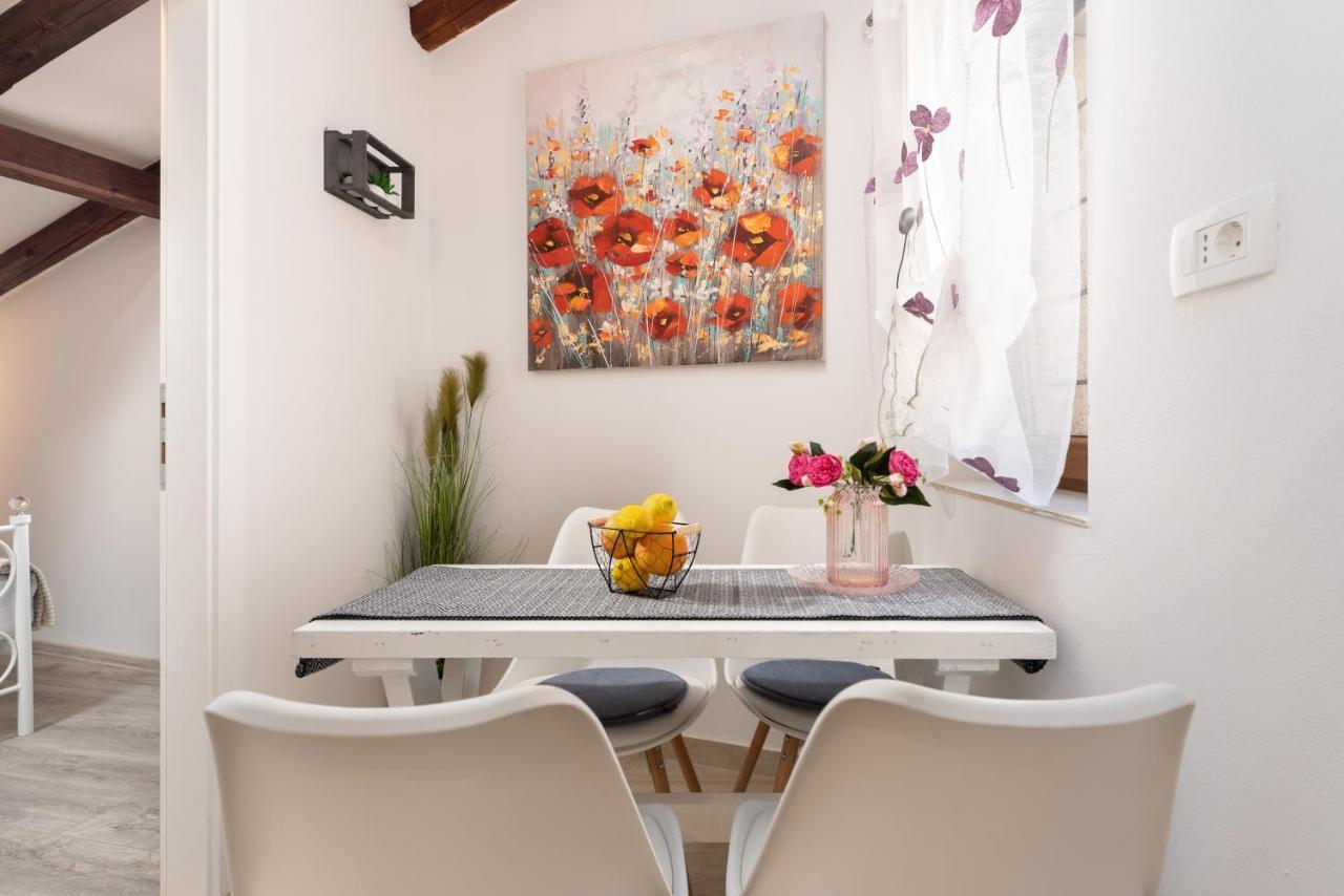 Apartma Relax In 2 Bedroom App In Old Town W/ac And Wifi Rovinj