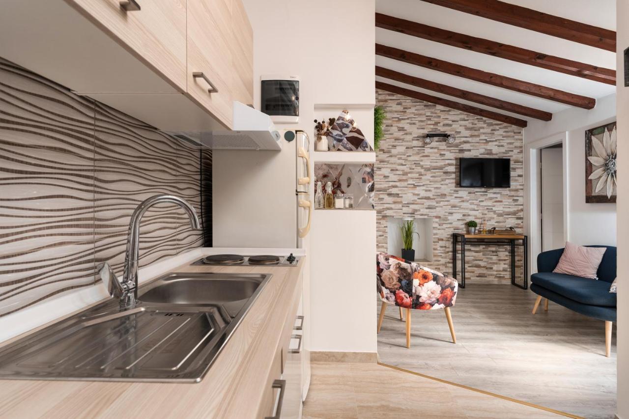 Relax In 2 Bedroom App In Old Town W/ac And Wifi Apartma